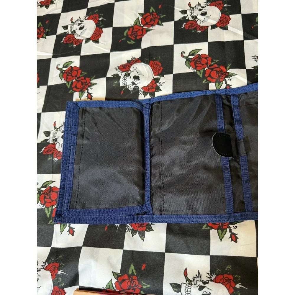 Amity trifold wallet